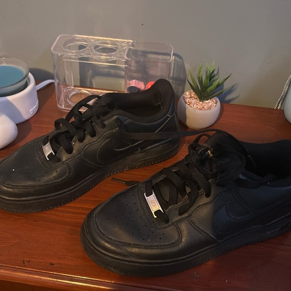 Black Air Forces - Picture 1 of 4